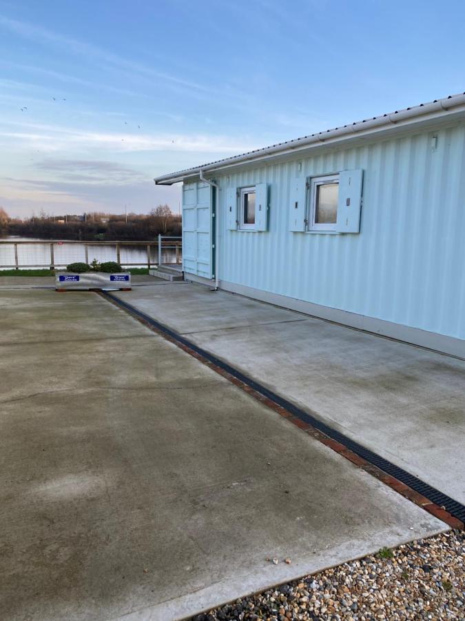 Lake View Lodge Chichester Esterno foto