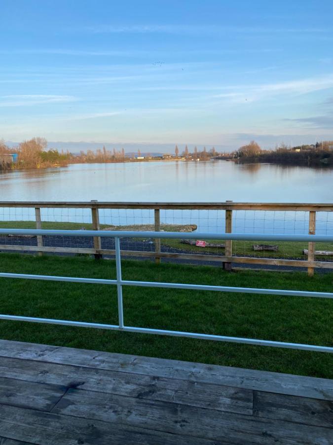 Lake View Lodge Chichester Esterno foto